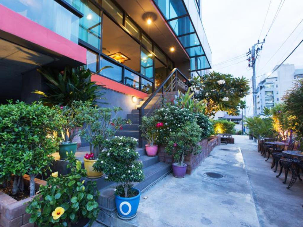Hotel B2 Bangkok - Srinakarin Esterno foto